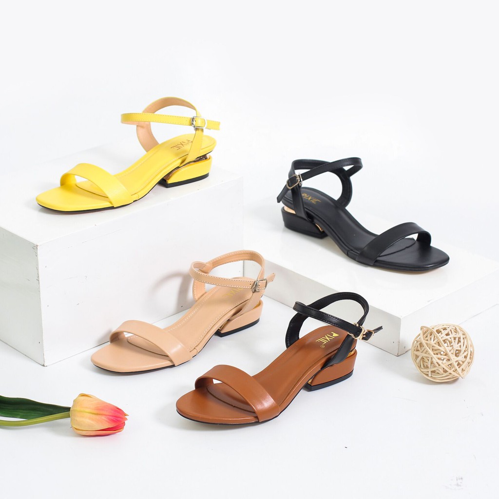 Giày Sandal Cao Gót Đế Vuông Bít Mũi 3cm Viền Đen | 1Cham | 1cham.com